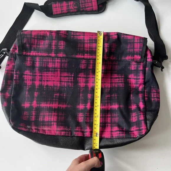 Hot Tuna pink black crossbody satchel bag - Picture 11 of 13